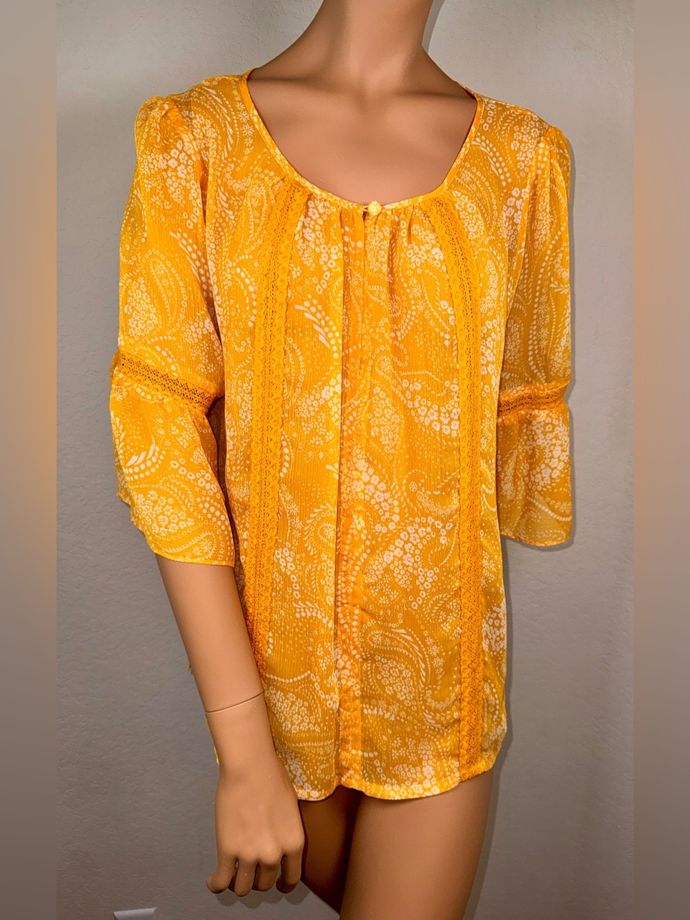 LC Lauren Conrad Yellow Paisley Sheer Lace Trim Bell Sleeve Blouse L
